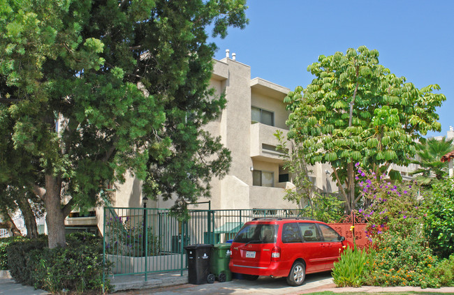 9809 Regent St in Los Angeles, CA - Foto de edificio - Building Photo