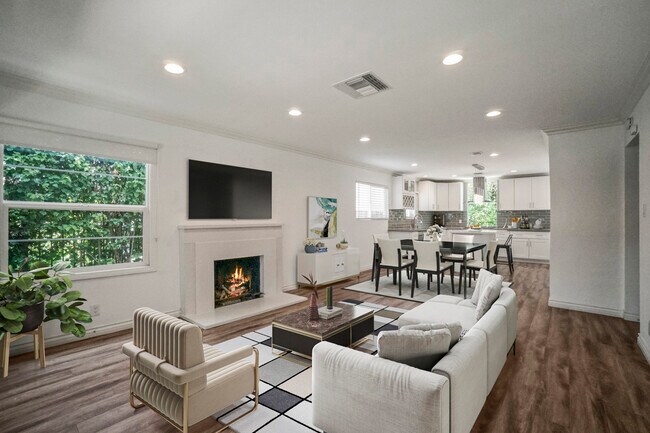 15235 Morrison St in Sherman Oaks, CA - Building Photo - Building Photo