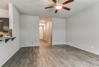 15316 Hill Branch Rd in Edmond, OK - Foto de edificio - Building Photo