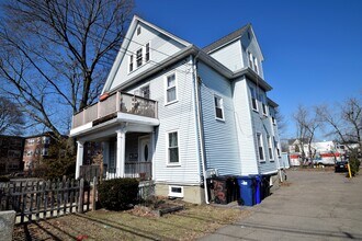 35 Faneuil St, Unit 1 in Boston, MA - Foto de edificio - Building Photo