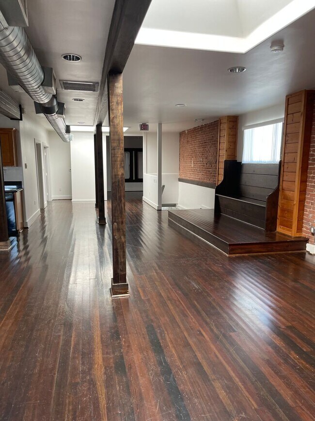 1774 N Main St, Unit 1774-C in Los Angeles, CA - Building Photo - Building Photo