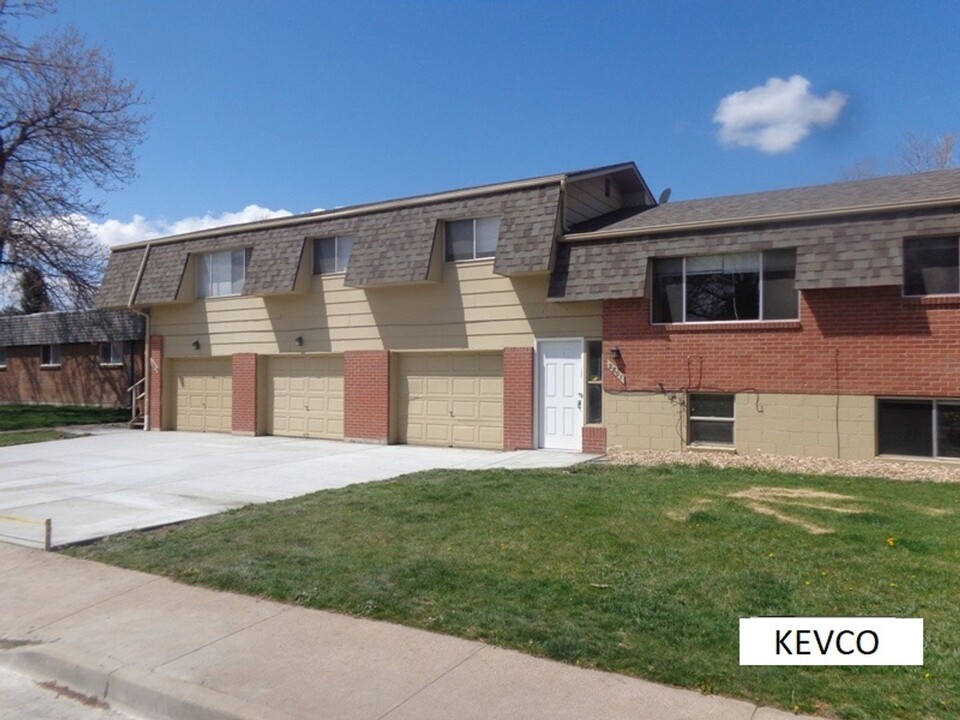 2801-2805 Stanford Rd in Fort Collins, CO - Foto de edificio