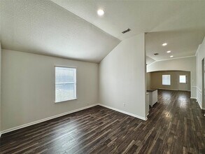 11703 Elizabeth Ct in Pinehurst, TX - Building Photo - Building Photo