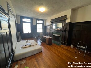 1905 Beacon St in Boston, MA - Foto de edificio - Building Photo