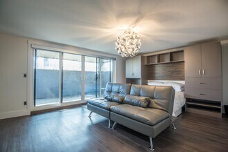 1174B Spadina Crescent E in Saskatoon, SK - Building Photo - Building Photo