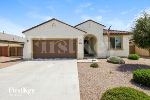 925 W Danish Red Trail in San Tan Valley, AZ - Building Photo