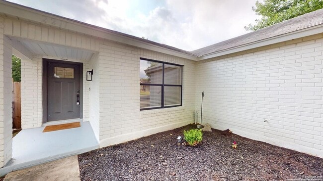2211 Muddy Peak Dr in San Antonio, TX - Building Photo - Building Photo