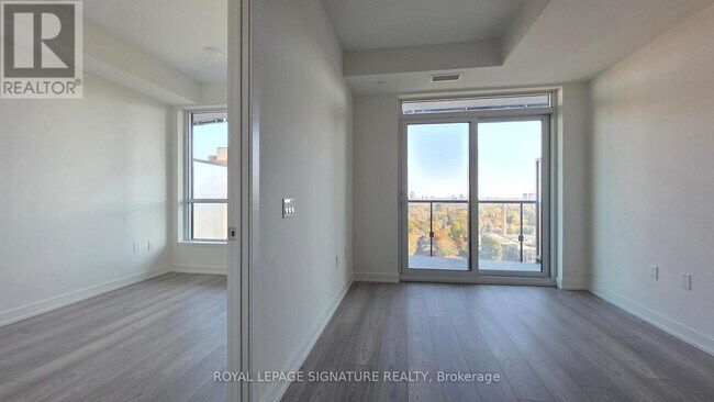 110 Broadway Ave in Toronto, ON - Building Photo - Building Photo