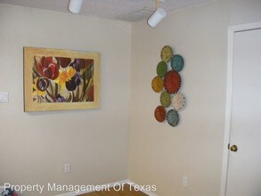 114 E 31st St-Unit -Unit 207 in Austin, TX - Building Photo - Building Photo