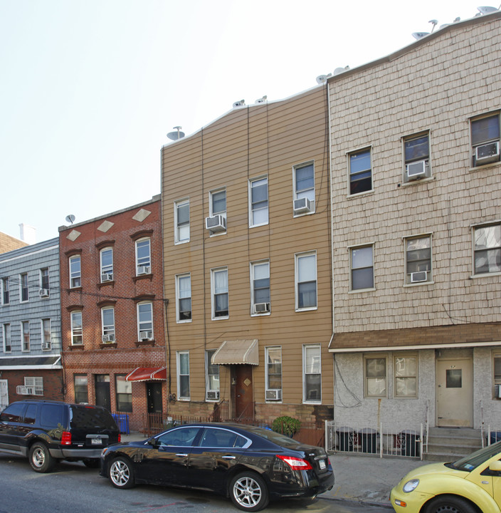 55 Bushwick Ave in Brooklyn, NY - Building Photo