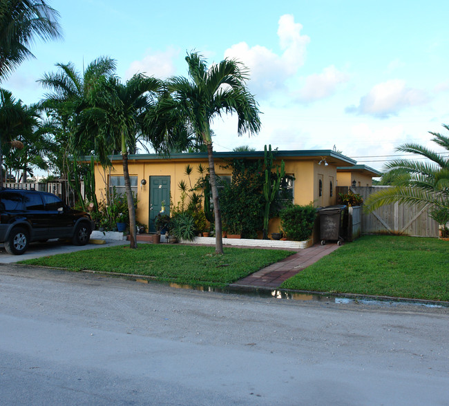 1035-1041 NE 12th Ave in Fort Lauderdale, FL - Building Photo - Building Photo