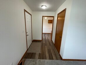 721 Swing Ave, Unit 721 in Findlay, OH - Foto de edificio - Building Photo