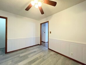 908 E 31st Ave in Hutchinson, KS - Building Photo - Building Photo