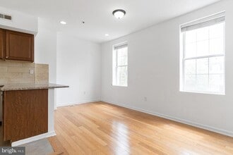 227 E Girard Ave in Philadelphia, PA - Building Photo - Building Photo