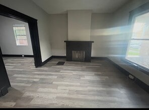 657 Louis Coleman Jr Drive in Louisville, KY - Building Photo - Building Photo