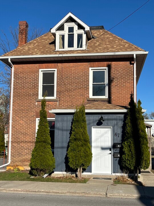 67 Victoria St in Carleton Place, ON - Building Photo