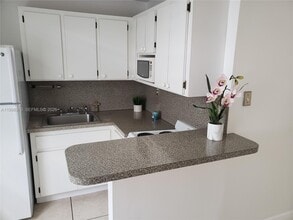 254 NW 60th Ct, Unit 1 in Miami, FL - Building Photo - Building Photo