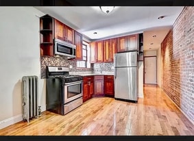 172 Sherman Ave in New York, NY - Building Photo