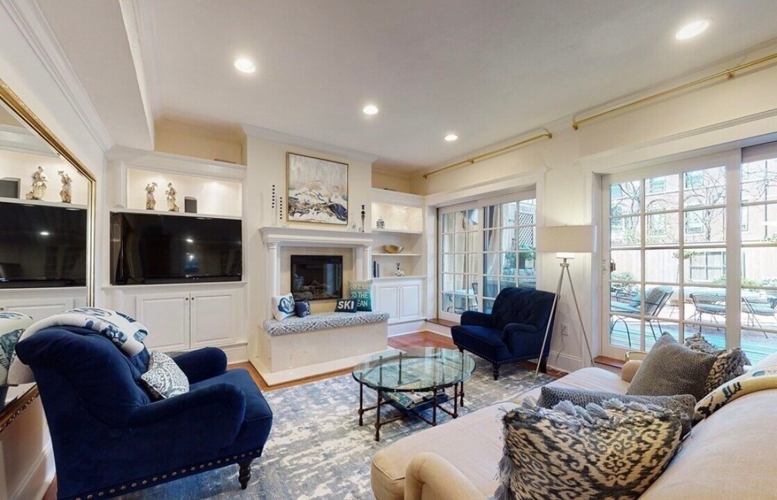 23 Pinckney St, Unit 1A in Boston, MA - Building Photo