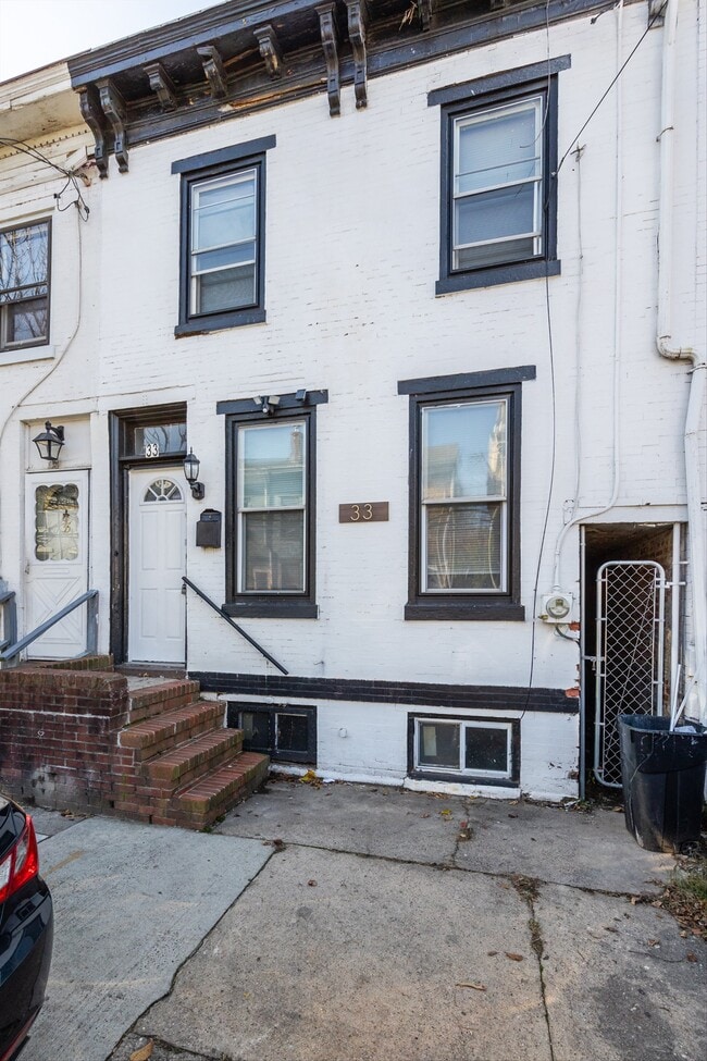 property at 33 Oak St
