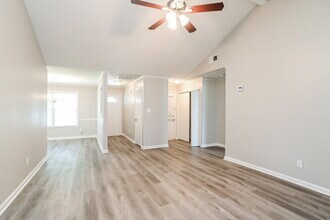 4040 Coopersdale Rd in Charlotte, NC - Building Photo - Building Photo