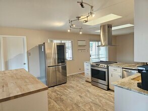 2701 Cagua Dr NE in Albuquerque, NM - Building Photo - Building Photo