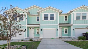 1875 Pointe Dr in Panama City Beach, FL - Building Photo