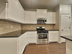 11206 Coachmans Rd in Yukon, OK - Building Photo - Building Photo