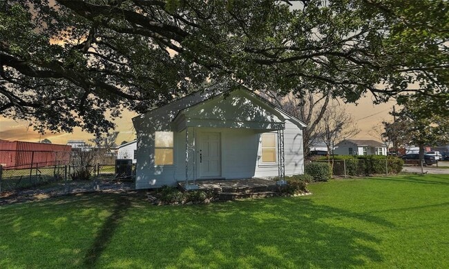 14742 Hempstead Rd in Houston, TX - Building Photo - Building Photo
