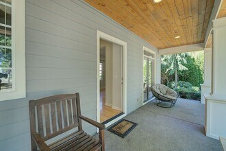 22523 NE 100th Way in Redmond, WA - Building Photo - Building Photo