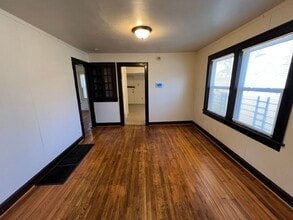 3214 E 60th St in Kansas City, MO - Building Photo - Building Photo