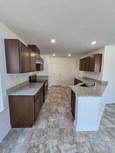 10643 W Military Dr, Unit 3 in San Antonio, TX - Building Photo - Building Photo