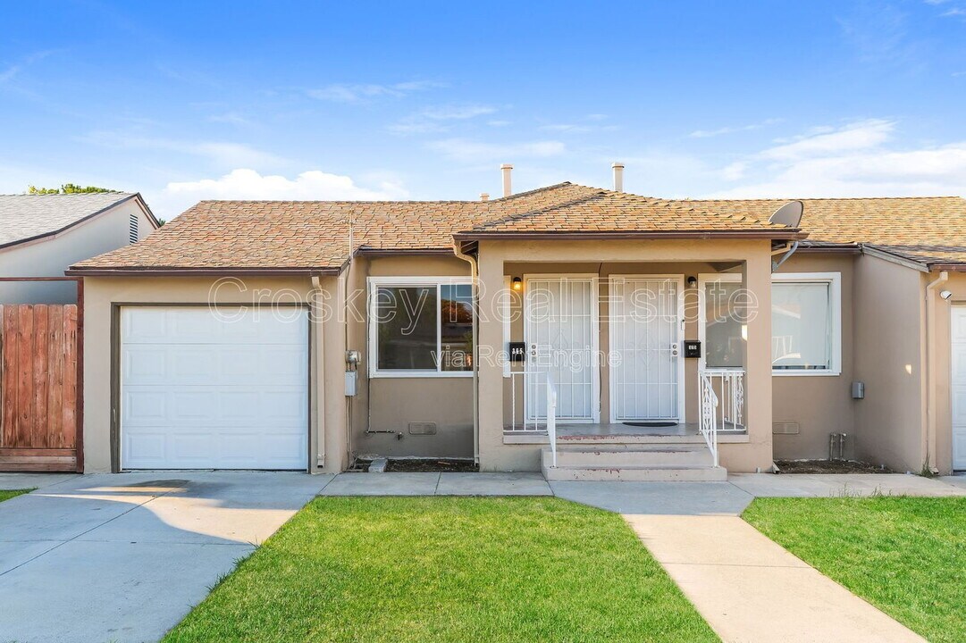 365 W 12th St in Pittsburg, CA - Building Photo