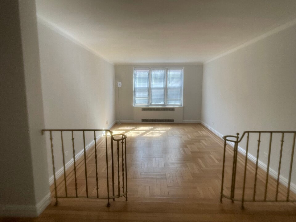 210 Martine Ave, Unit 1H in White Plains, NY - Foto de edificio