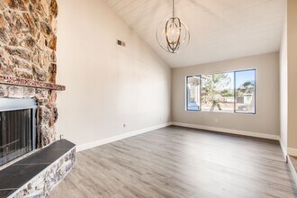 7733 Lucia Ct in Carlsbad, CA - Building Photo - Building Photo