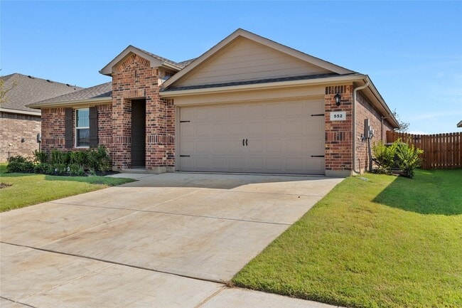 552 Crestridge Dr N in Cleburne, TX - Building Photo - Building Photo