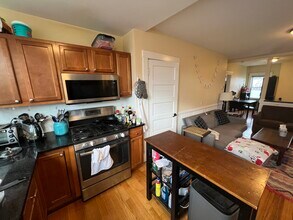 322 Beacon St, Unit 3 in Somerville, MA - Building Photo - Building Photo