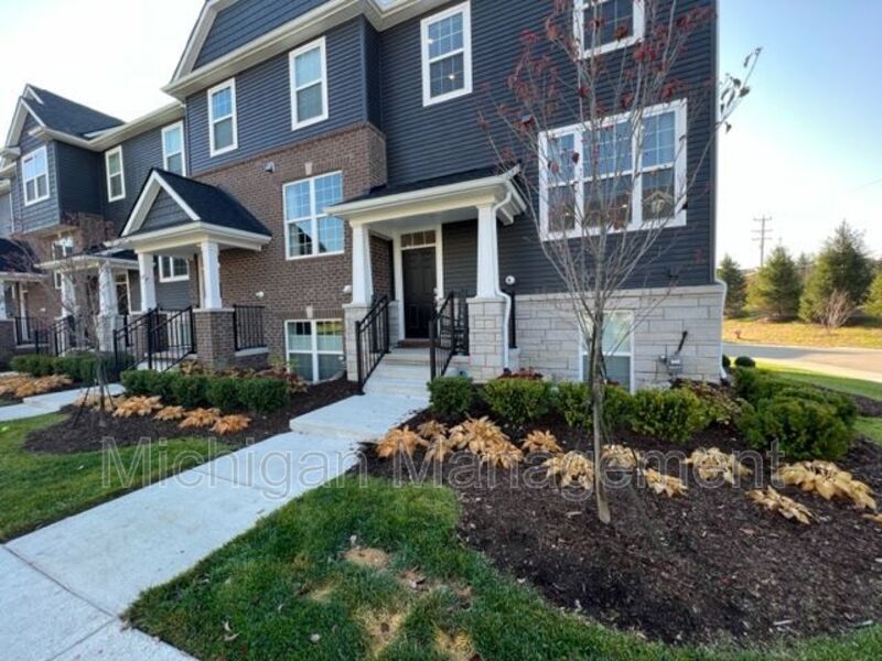 263 N Sydney Ct in Plymouth, MI - Foto de edificio