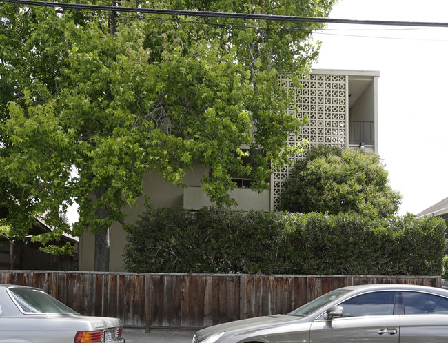 2925 Ellis St in Berkeley, CA - Foto de edificio - Building Photo