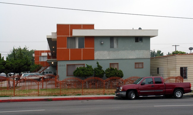 13106 S Vermont Ave in Gardena, CA - Building Photo - Building Photo