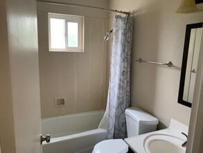 207 8th St in Pacific Grove, CA - Building Photo - Building Photo