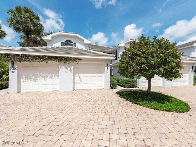 7054 Barrington Cir in Naples, FL - Foto de edificio - Building Photo