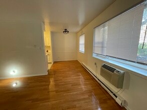 5920 N Kenmore Ave, Unit 203 in Chicago, IL - Building Photo - Building Photo