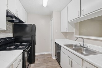 Estelle Creek North in Irving, TX - Building Photo - Building Photo