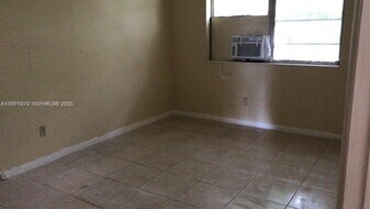 13990 NE 20th Ct in North Miami Beach, FL - Building Photo