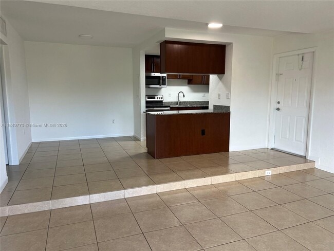 8950 SW 69th Ct in Pinecrest, FL - Building Photo - Building Photo