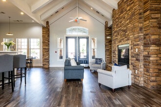 Diamond Club Apartments in Warrensburg, MO - Foto de edificio - Interior Photo