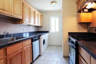 Rutgers Court Apartments in Belleville, NJ - Building Photo - Building Photo