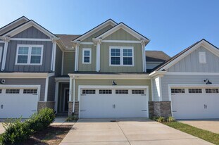 1047 June Wilde Rdg in Spring Hill, TN - Building Photo