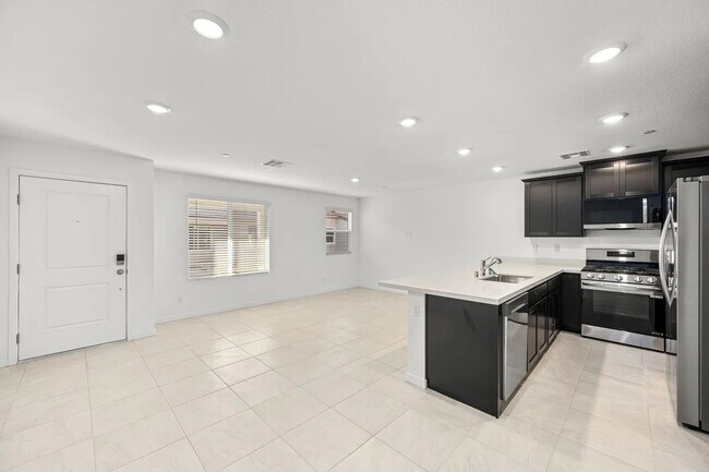 5913 Yee Haw St in North Las Vegas, NV - Building Photo - Building Photo